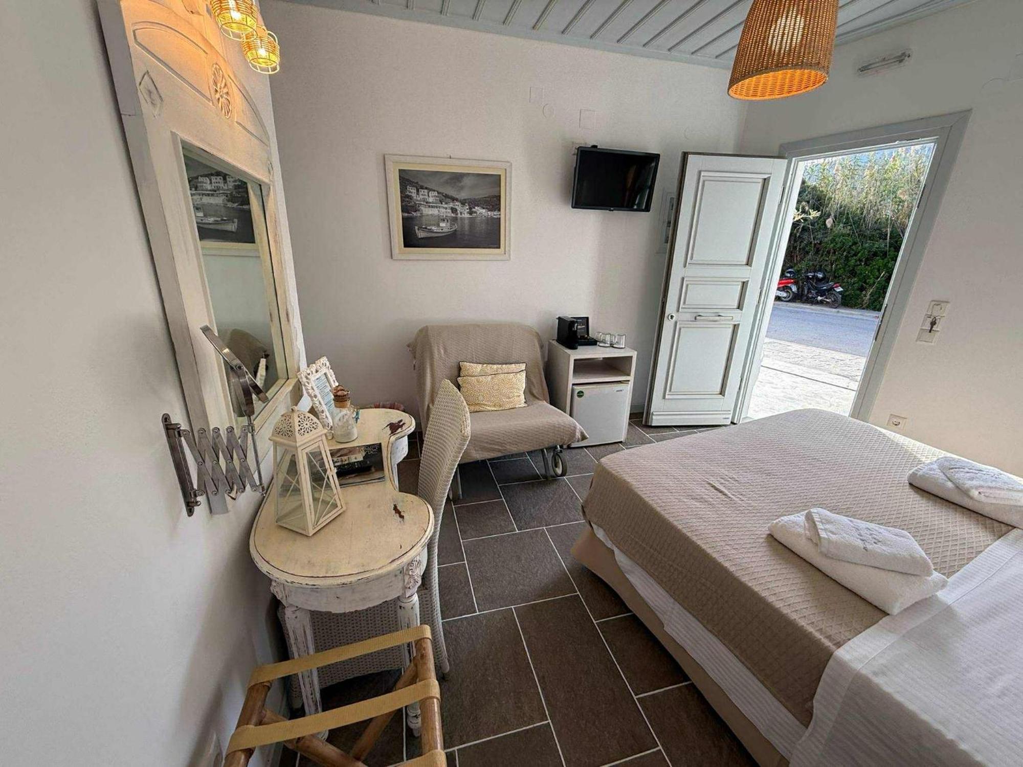Kohylia Beach Guest House Platis Gialos  エクステリア 写真